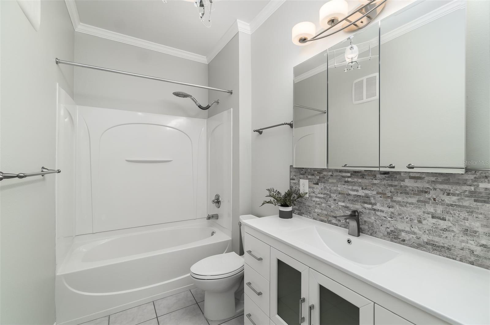 1600 VILLA CAPRI CIR #102
