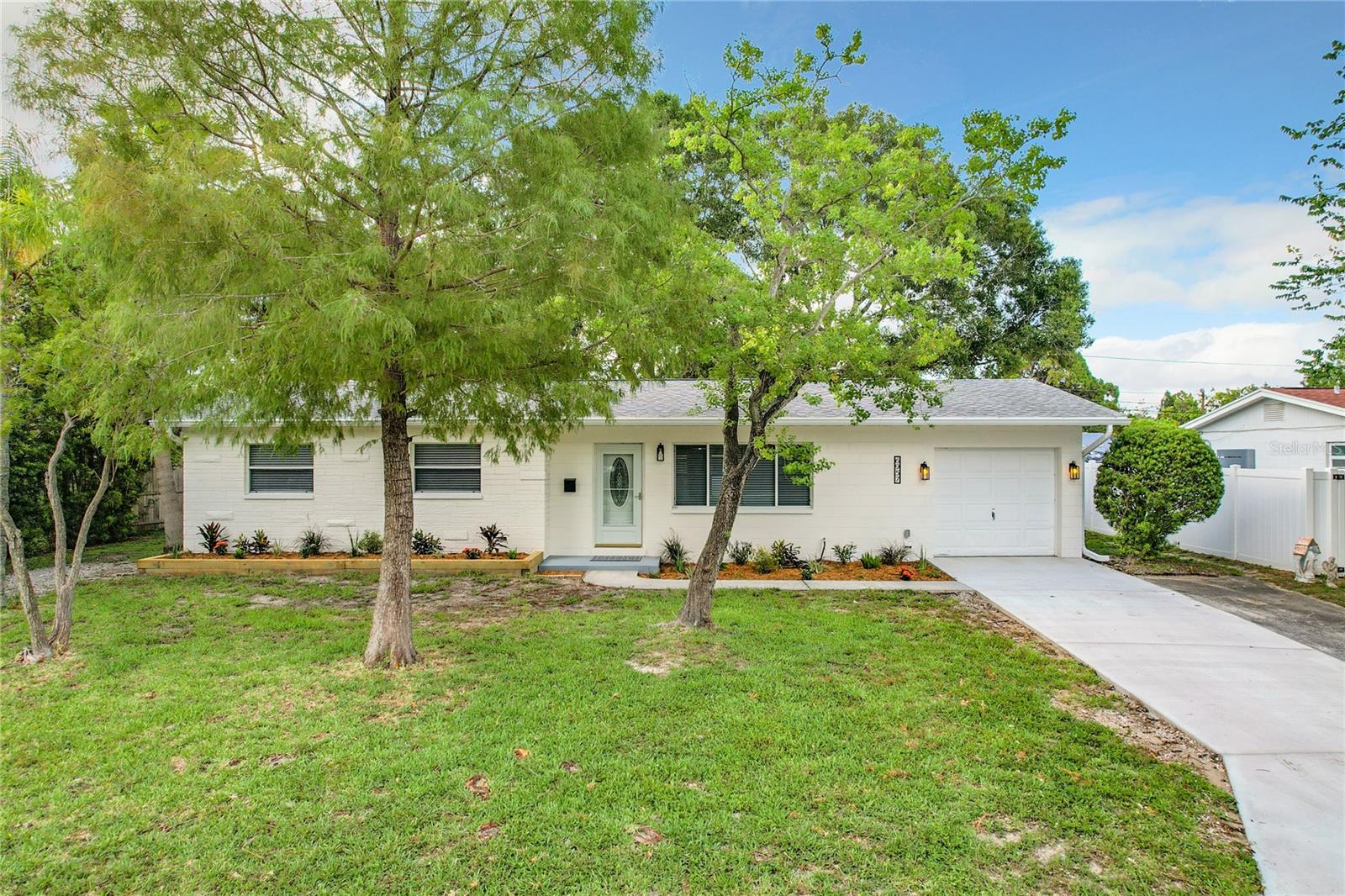 6957 GEORGE M LYNCH DR N