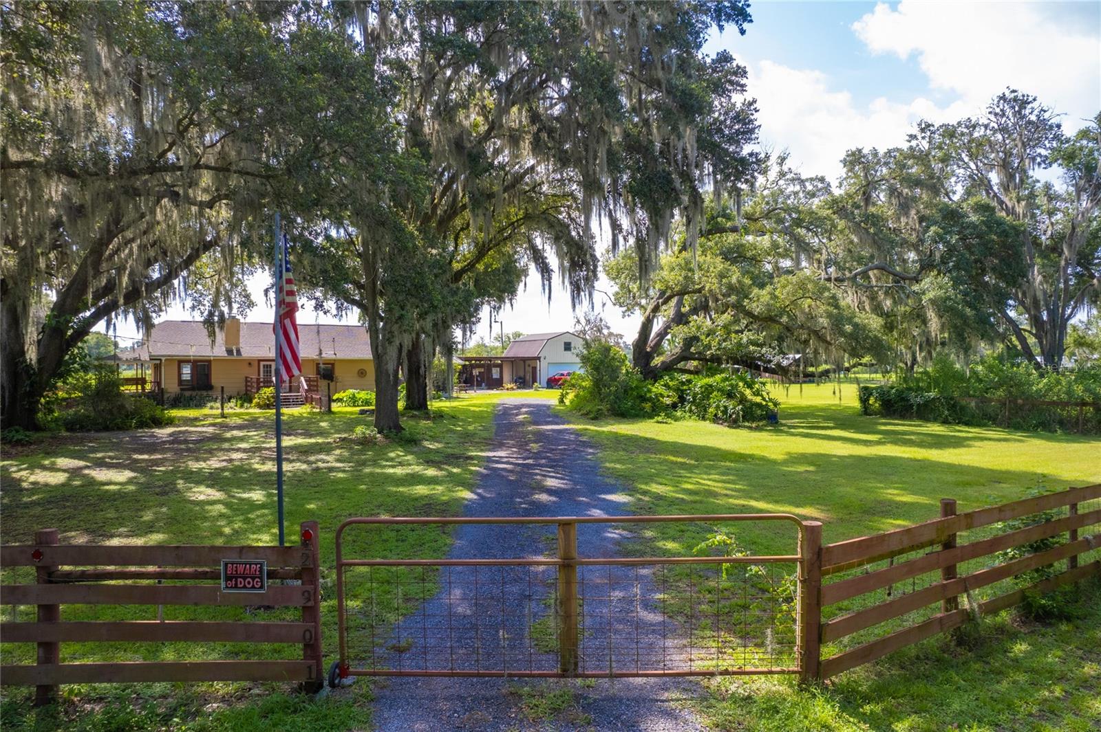 2901 LAWRENCE RD