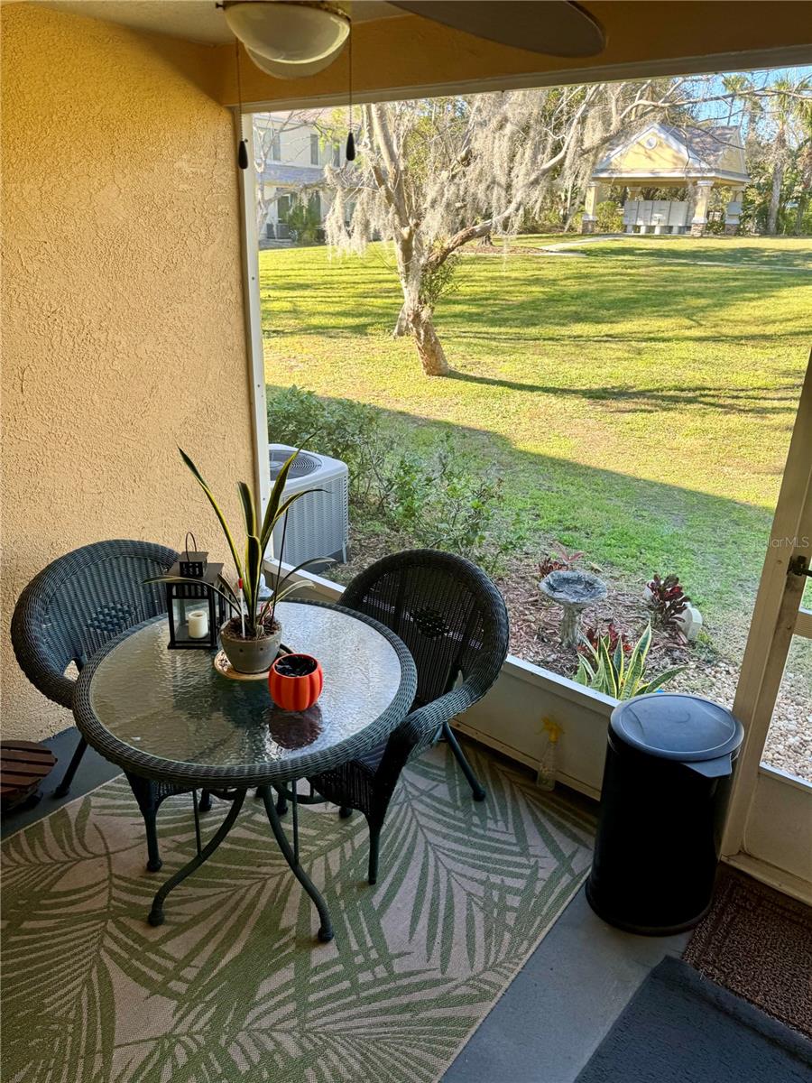2377 LAKE WOODBERRY CIR