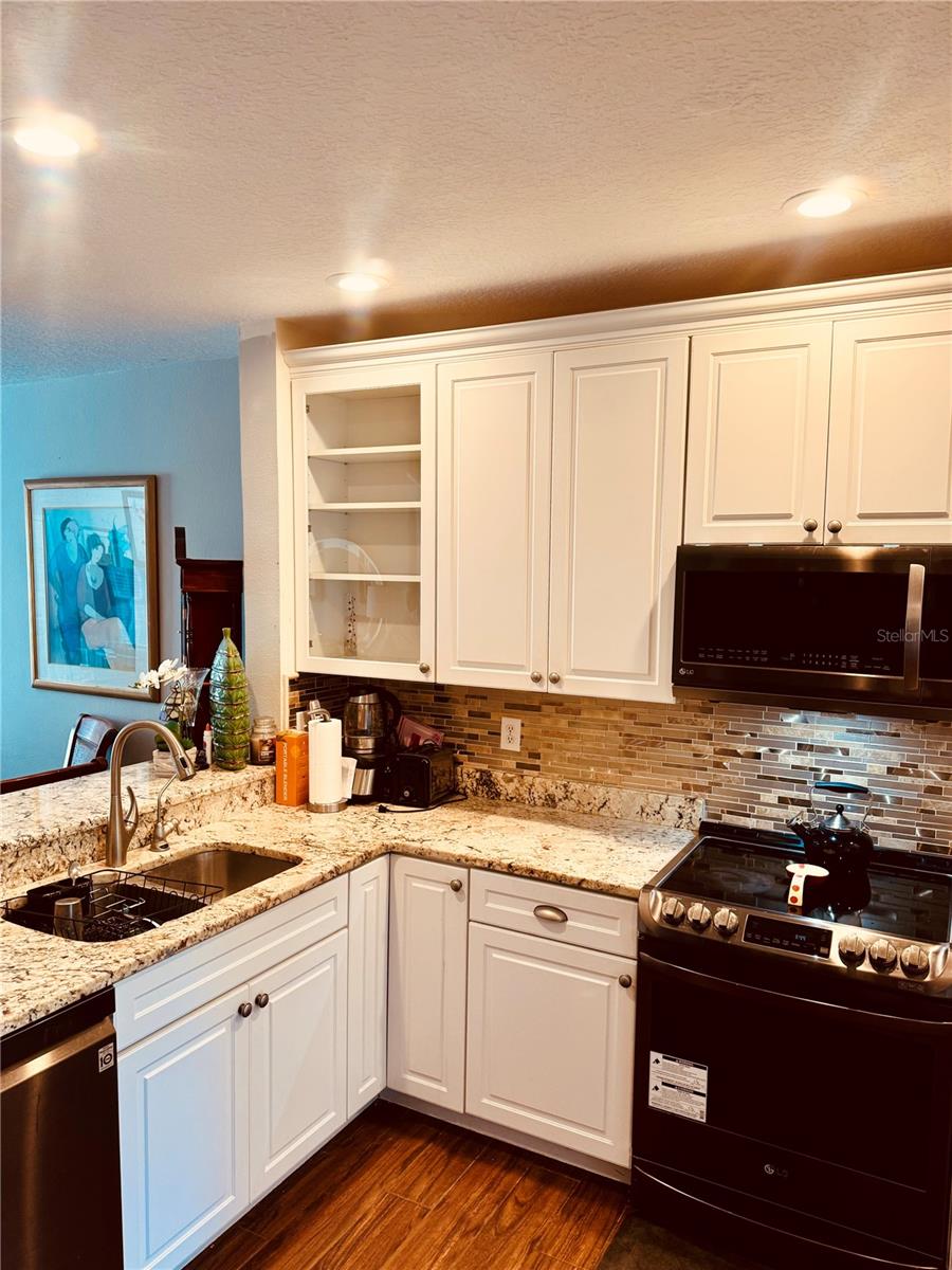 2377 LAKE WOODBERRY CIR