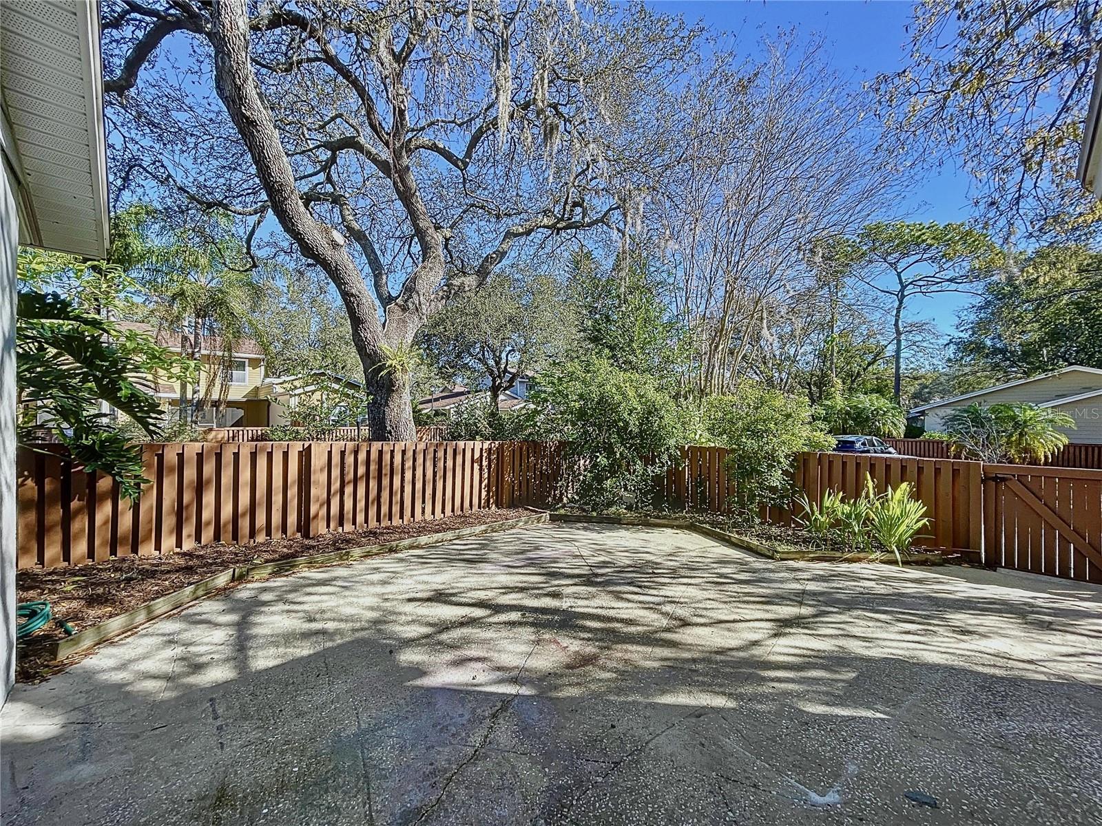 14621 LAKE FOREST DRIVE