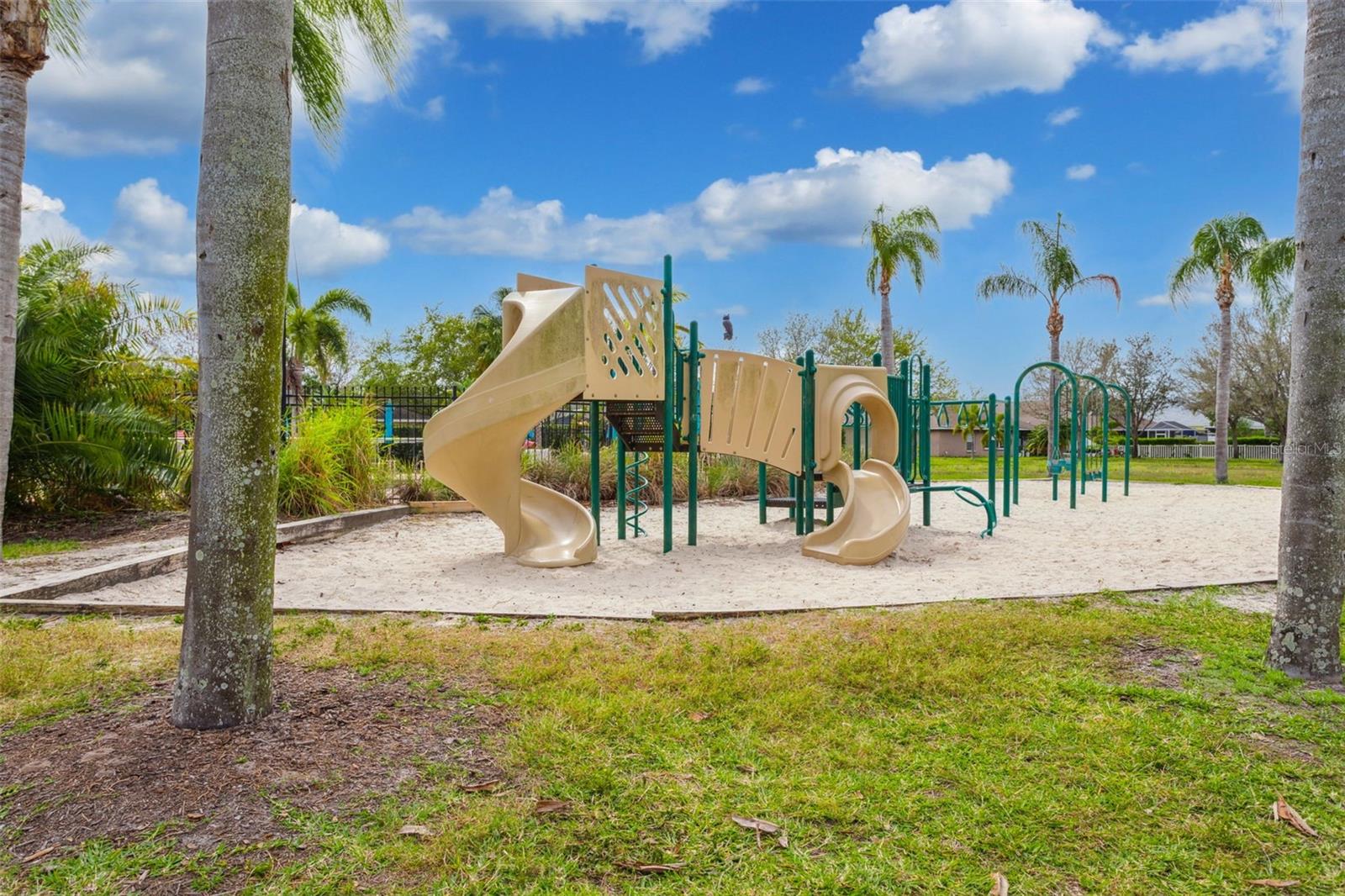 1548 MIRA LAGO CIR