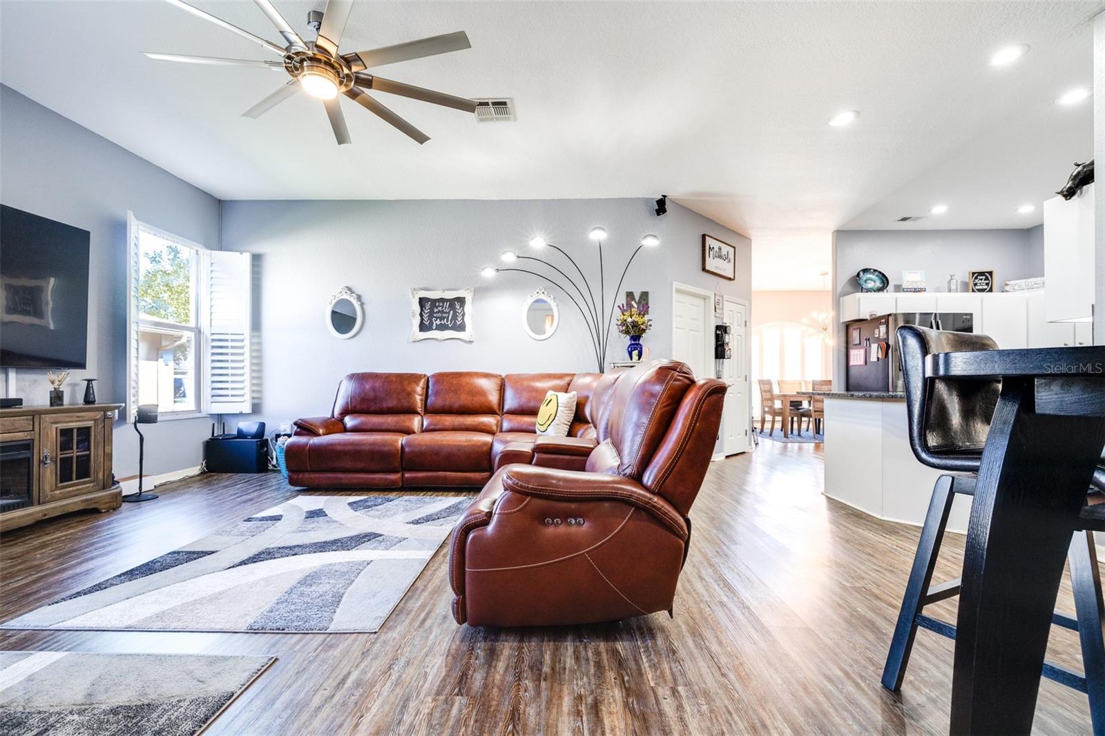 7619 CANTERBURY CIR