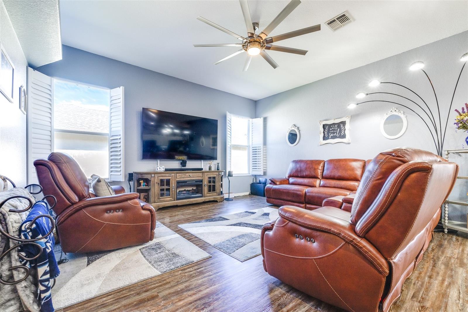 7619 CANTERBURY CIR