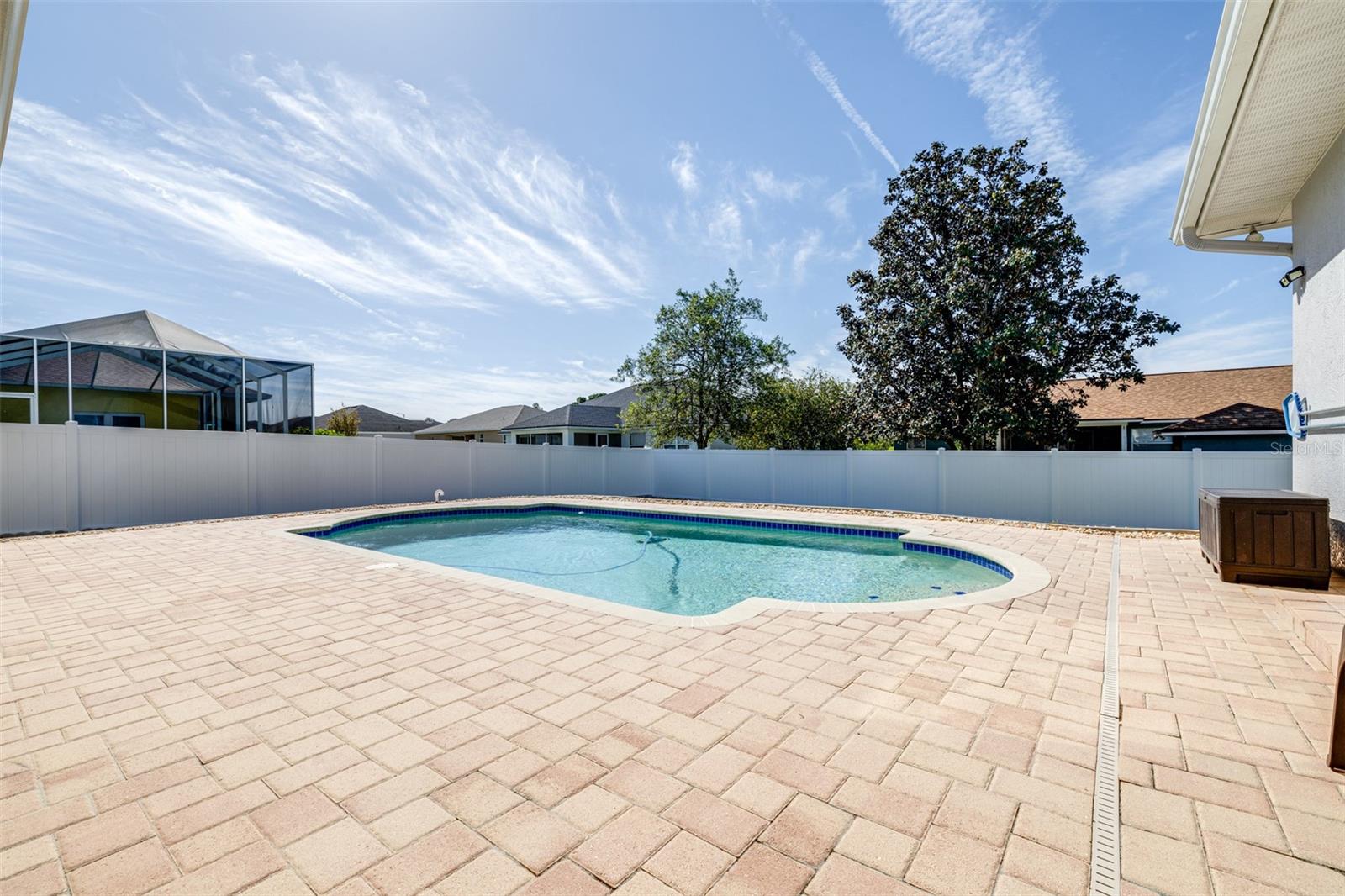 7619 CANTERBURY CIR