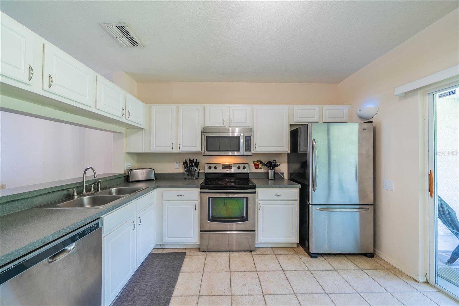 1129 KENNEWICK CT