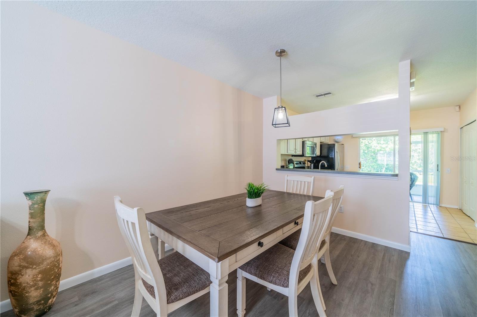 1129 KENNEWICK CT