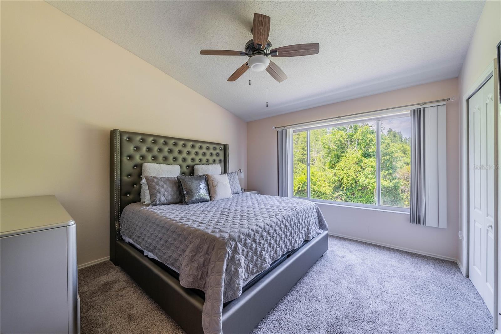1129 KENNEWICK CT