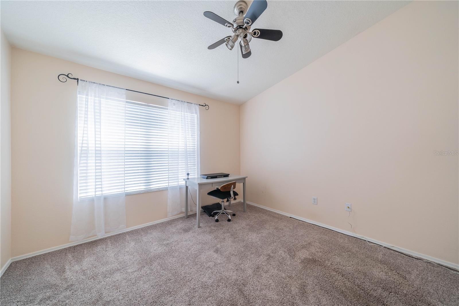 1129 KENNEWICK CT