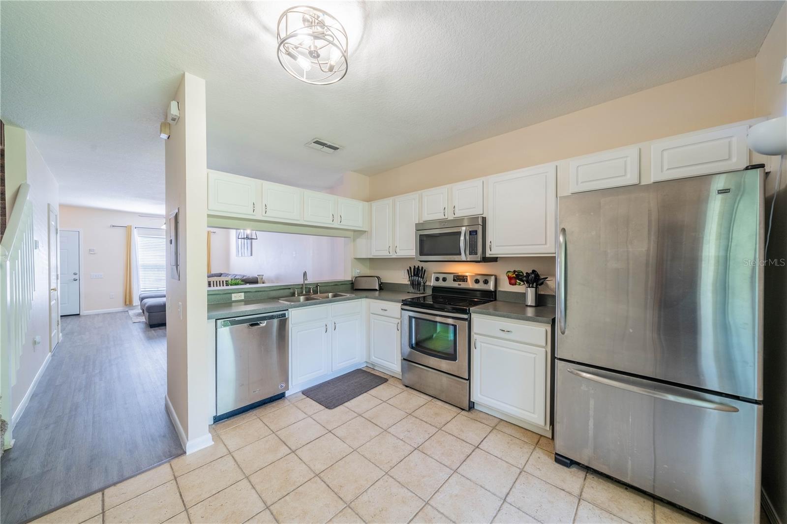 1129 KENNEWICK CT
