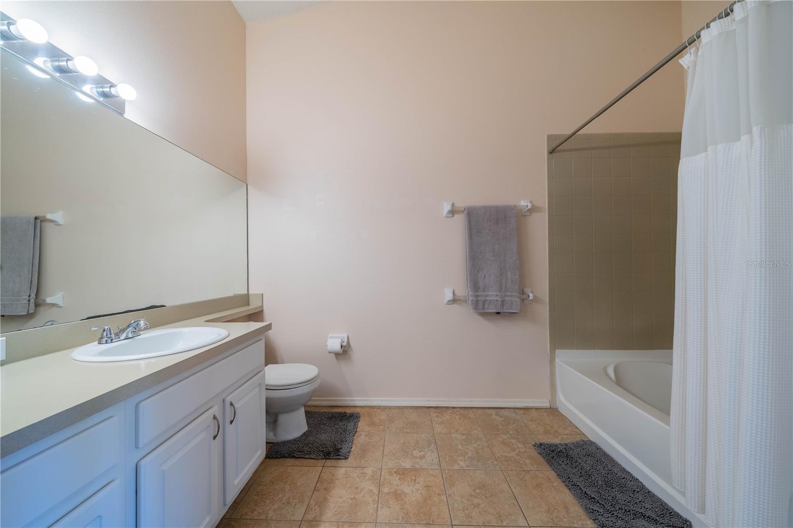 1129 KENNEWICK CT