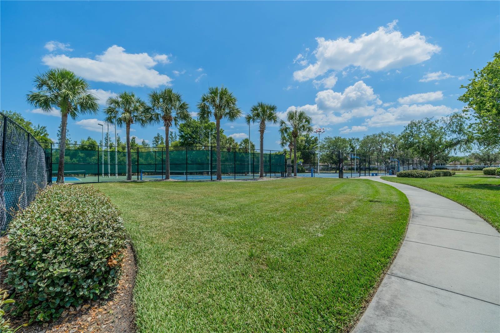 1129 KENNEWICK CT