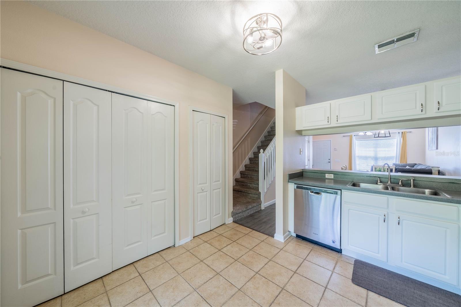 1129 KENNEWICK CT
