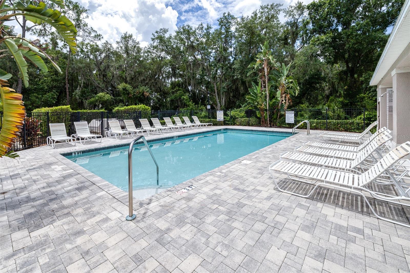 2753 WALDEN WOODS DR