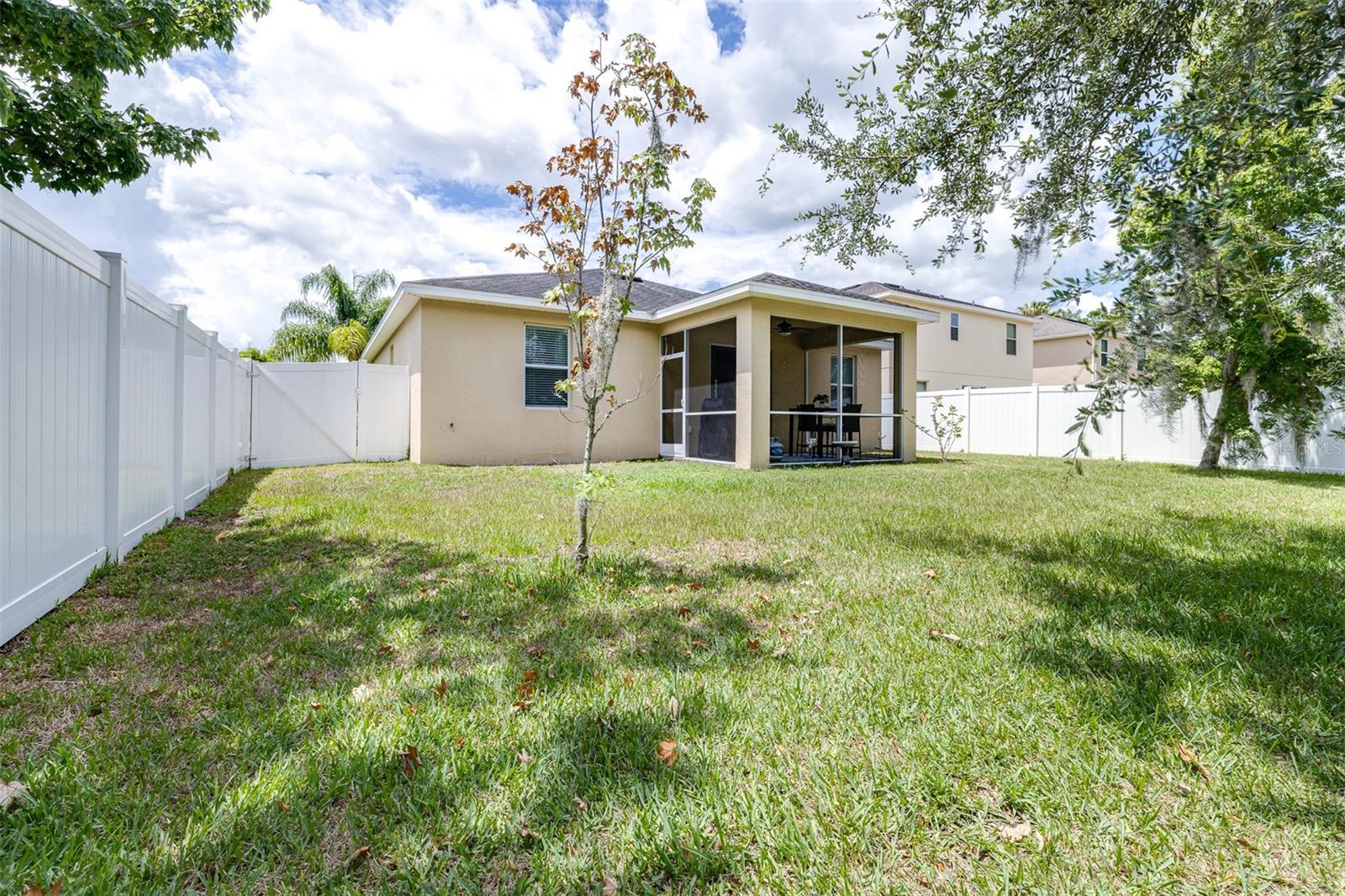 2753 WALDEN WOODS DR