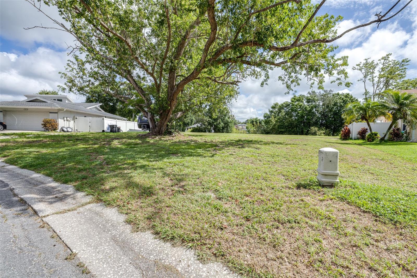 3209 PLEASANT LAKE DR