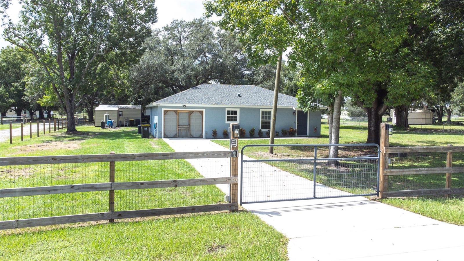 1223 PASTEUR RD