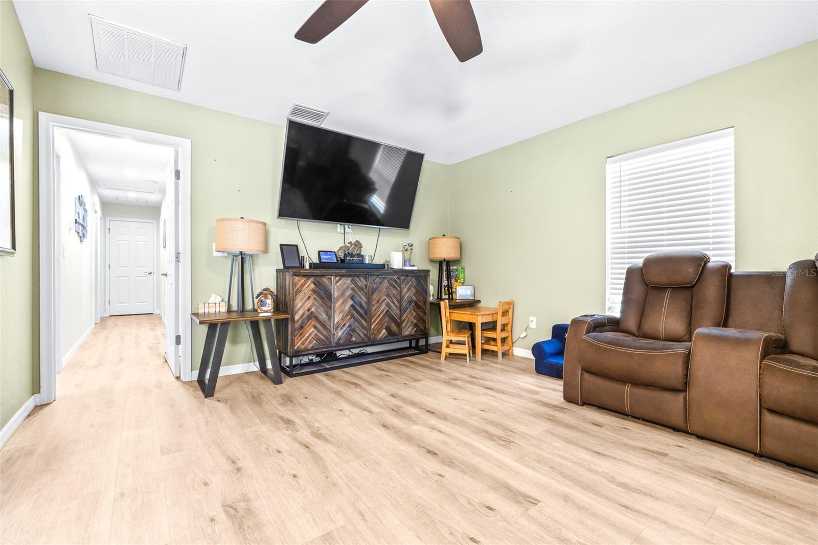 1223 PASTEUR RD