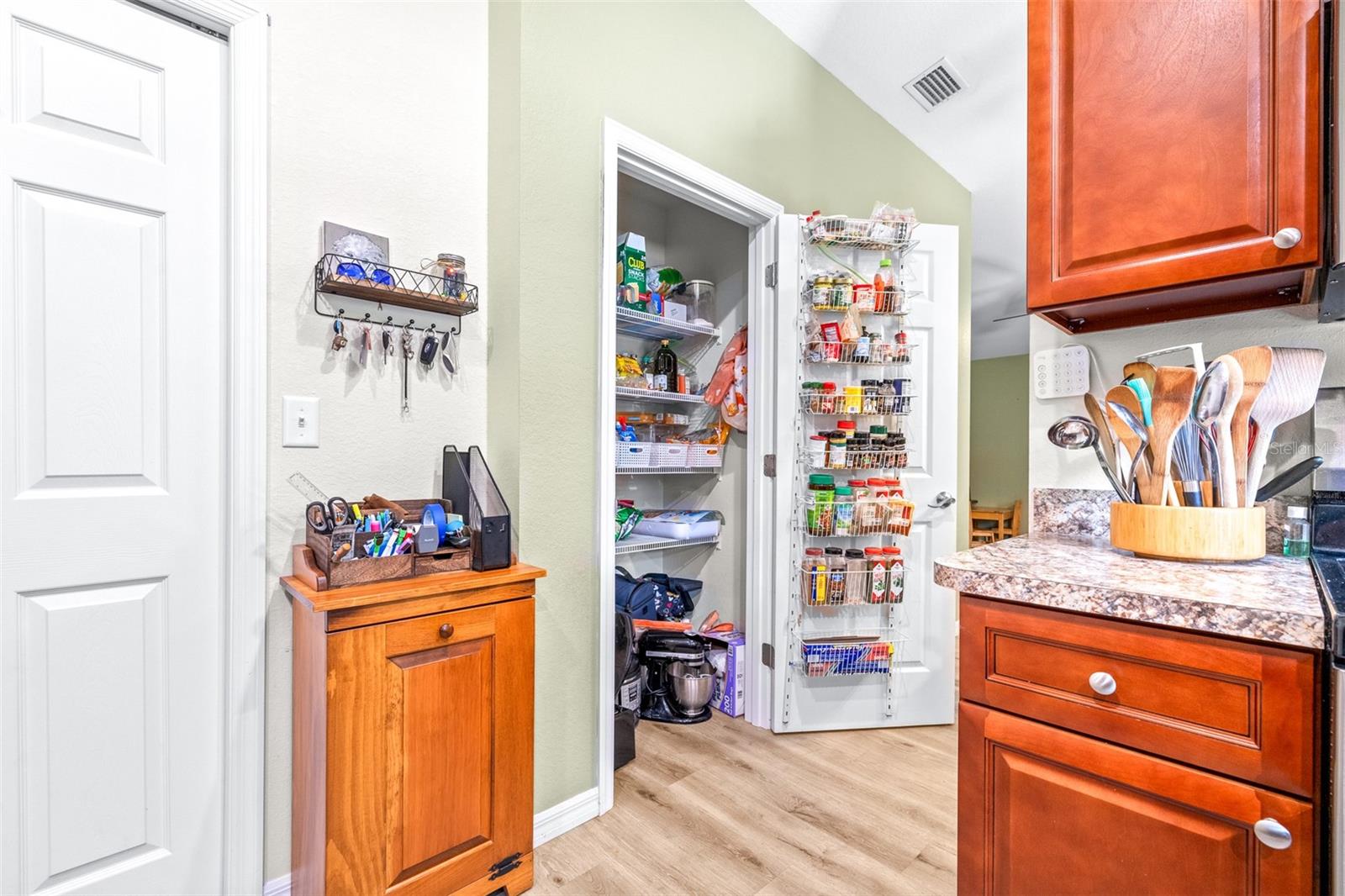1223 PASTEUR RD