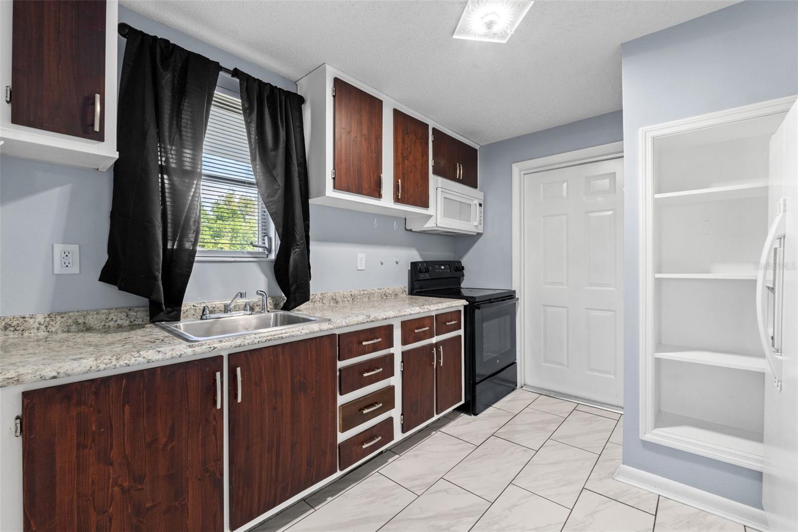 9638 BAYSIDE CT