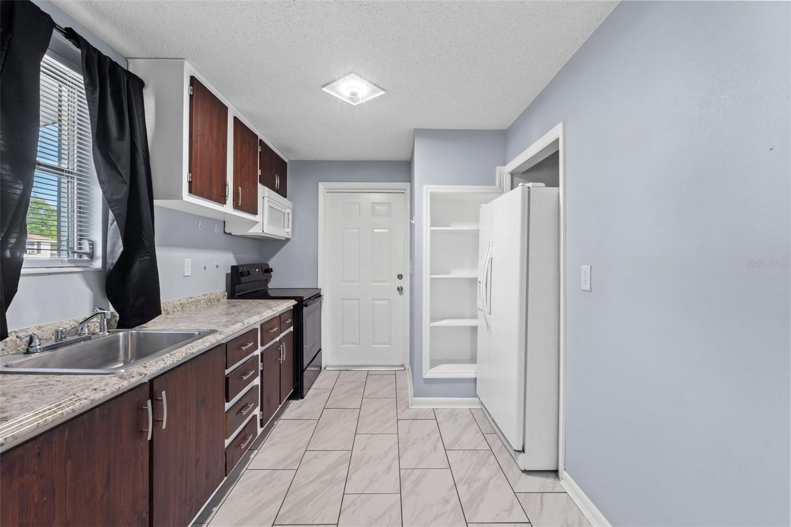 9638 BAYSIDE CT