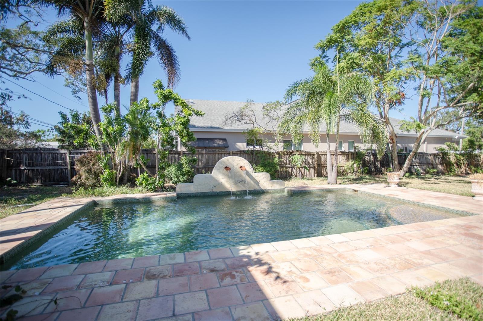1756 PASADENA DR