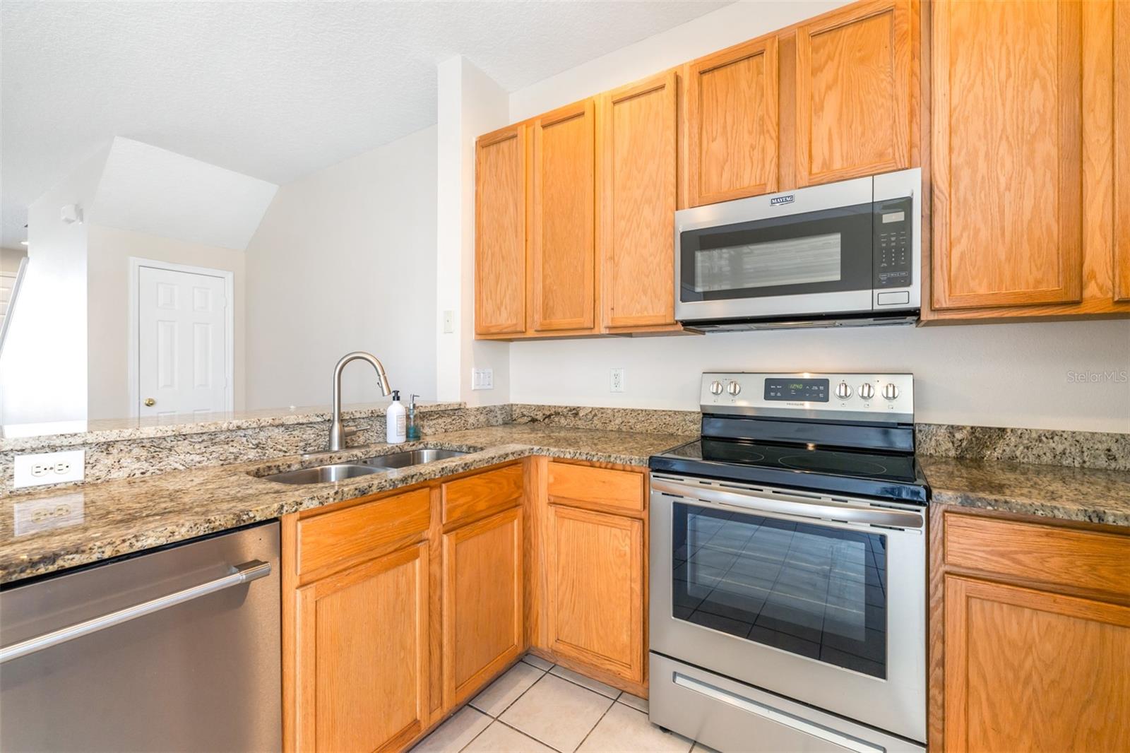 12704 COUNTRY BROOK LN