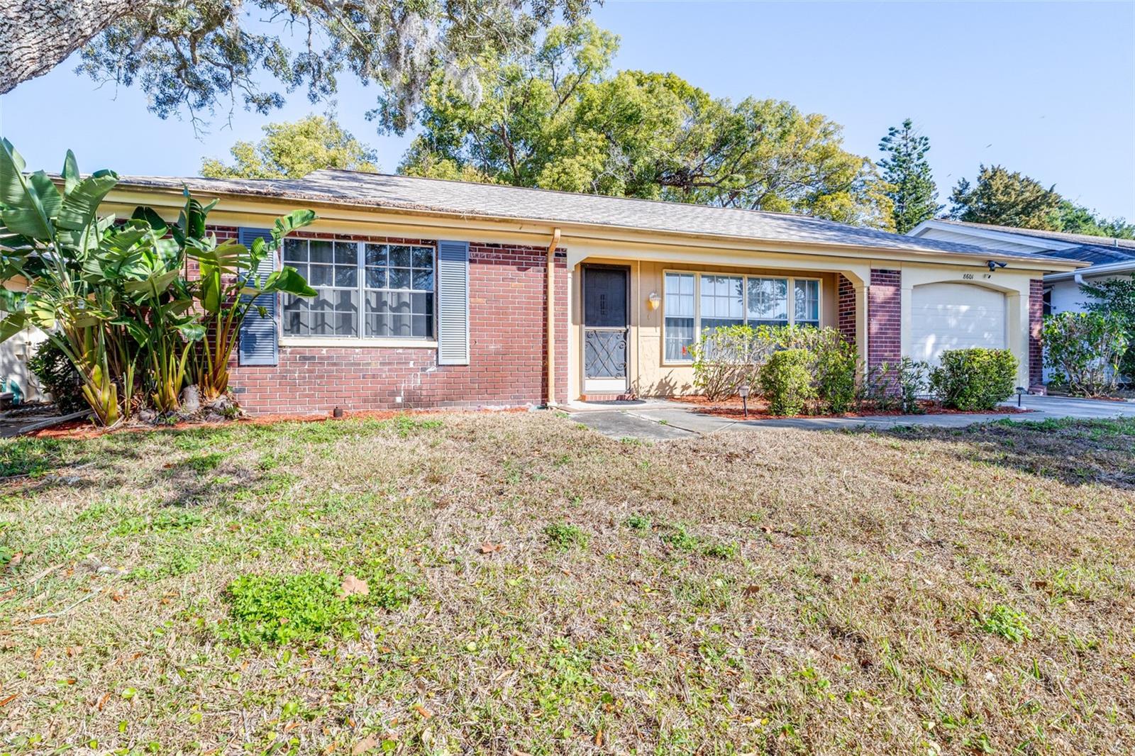 8601 LINCOLNSHIRE DR