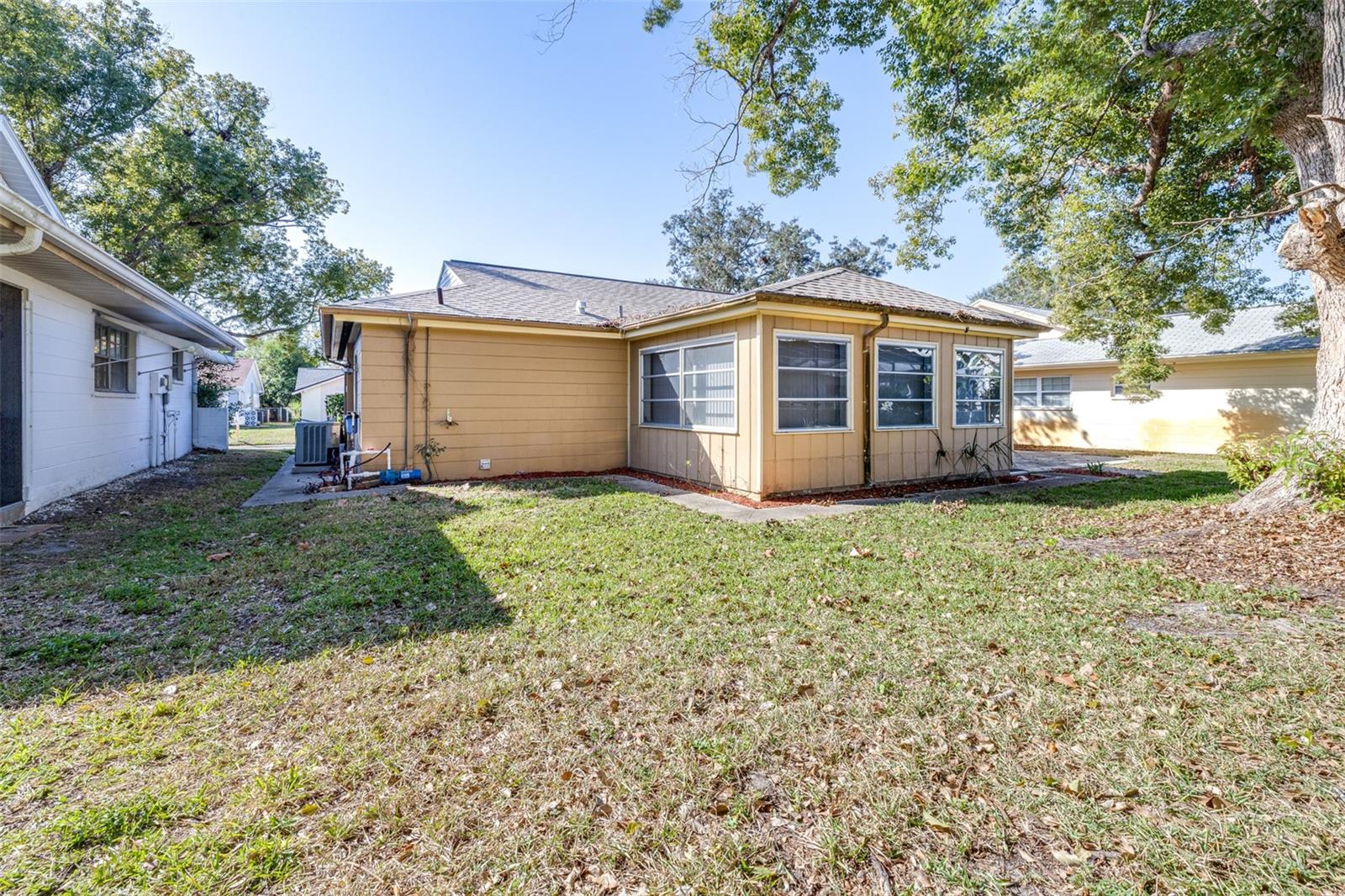 8601 LINCOLNSHIRE DR