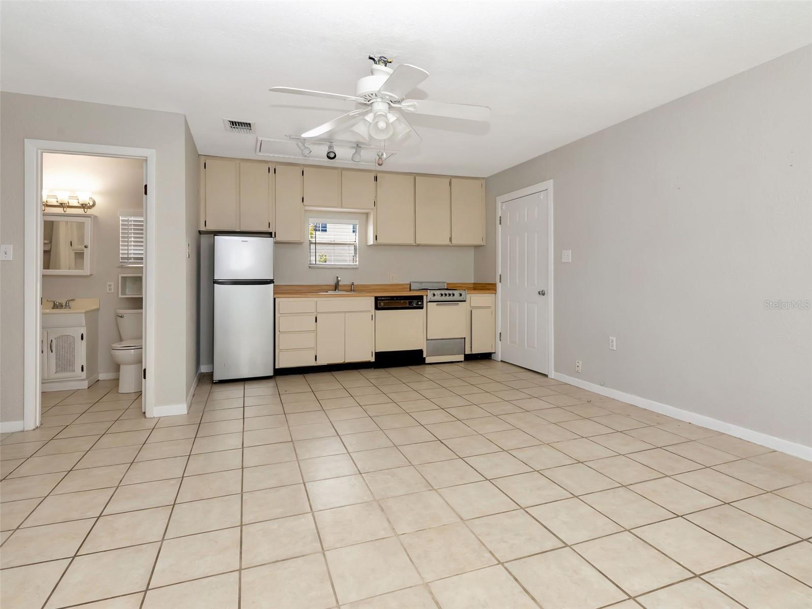 3422 W SAN PEDRO ST