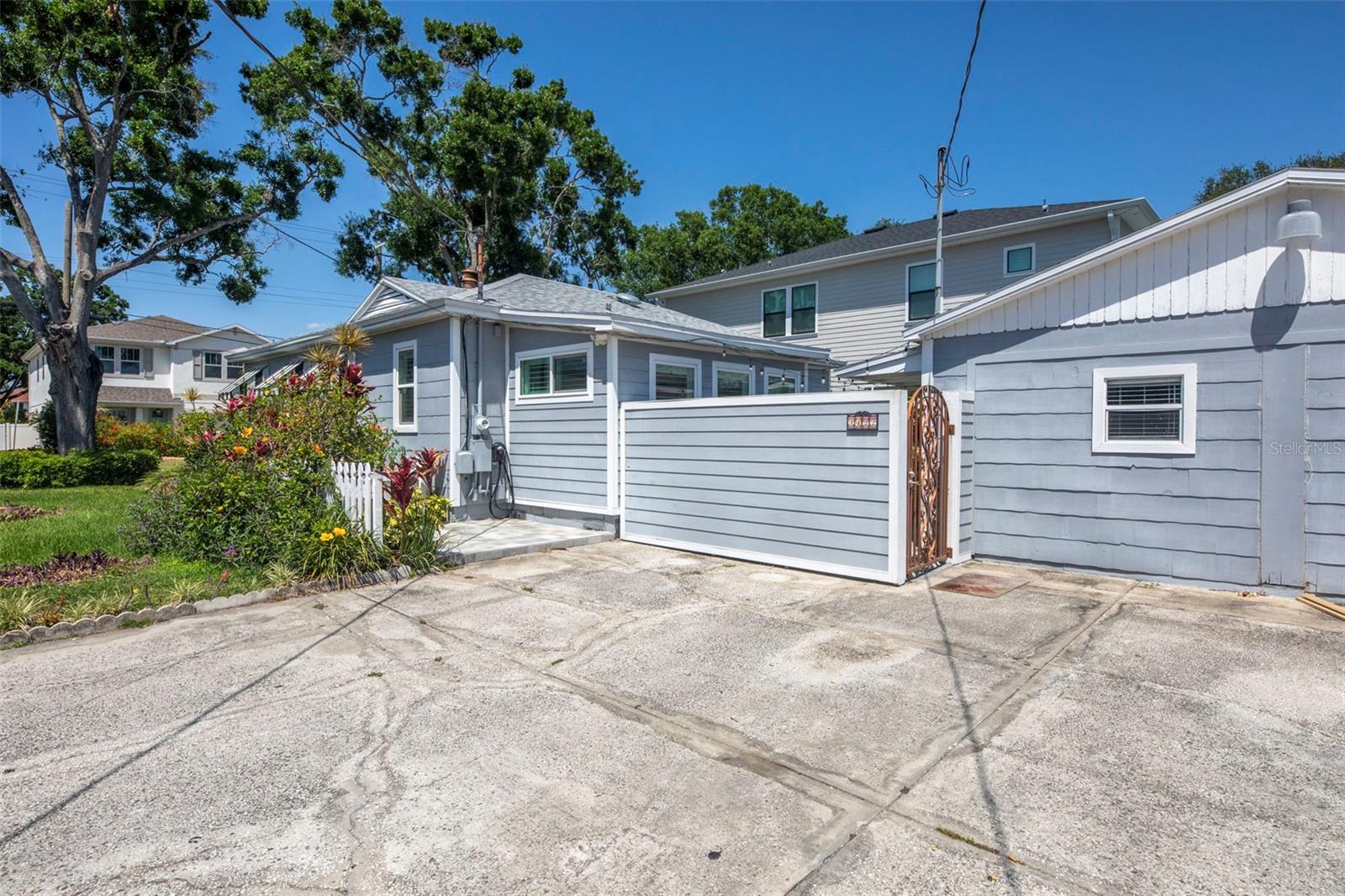3422 W SAN PEDRO ST