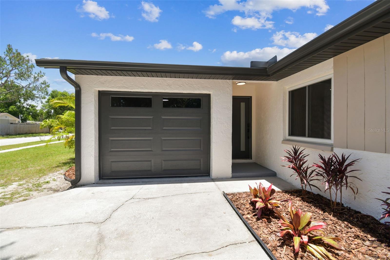 13835 PATHFINDER DR