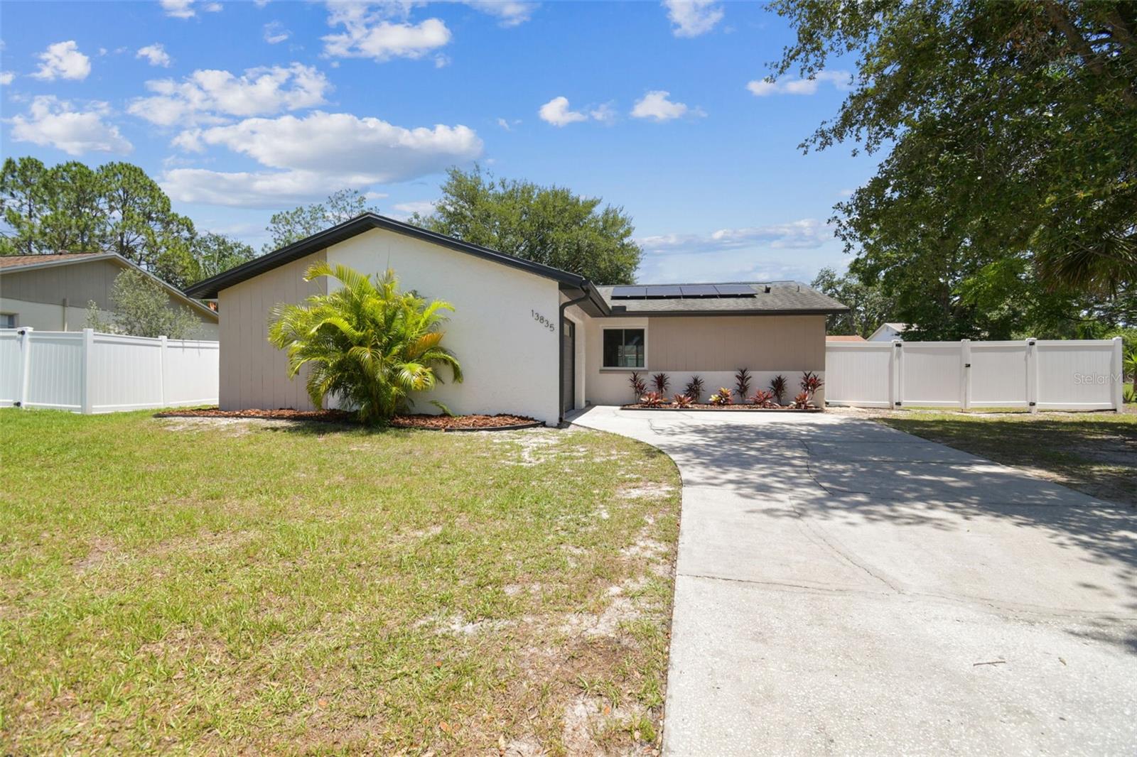 13835 PATHFINDER DR