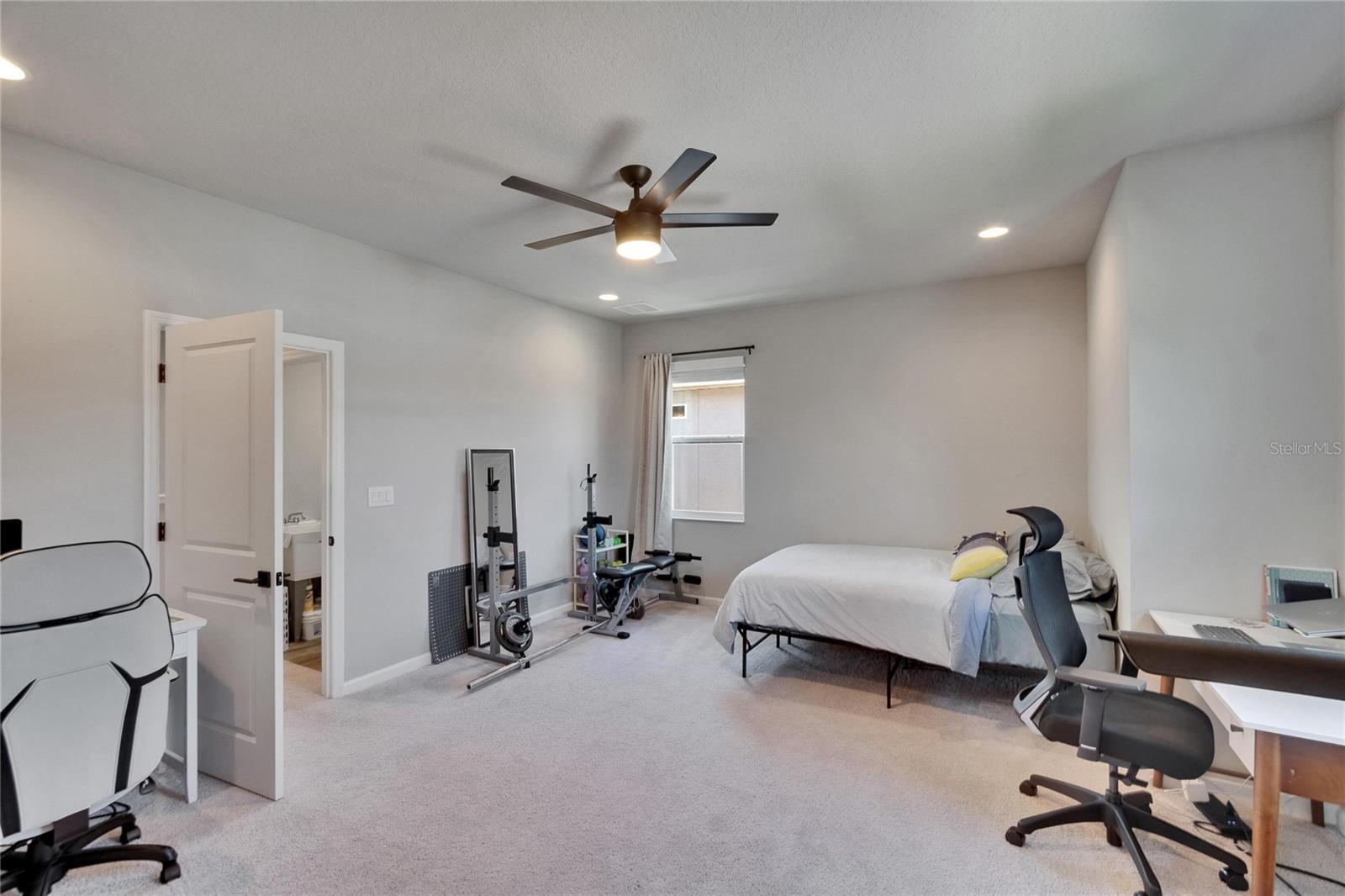 7203 1/2 S WEST SHORE BLVD