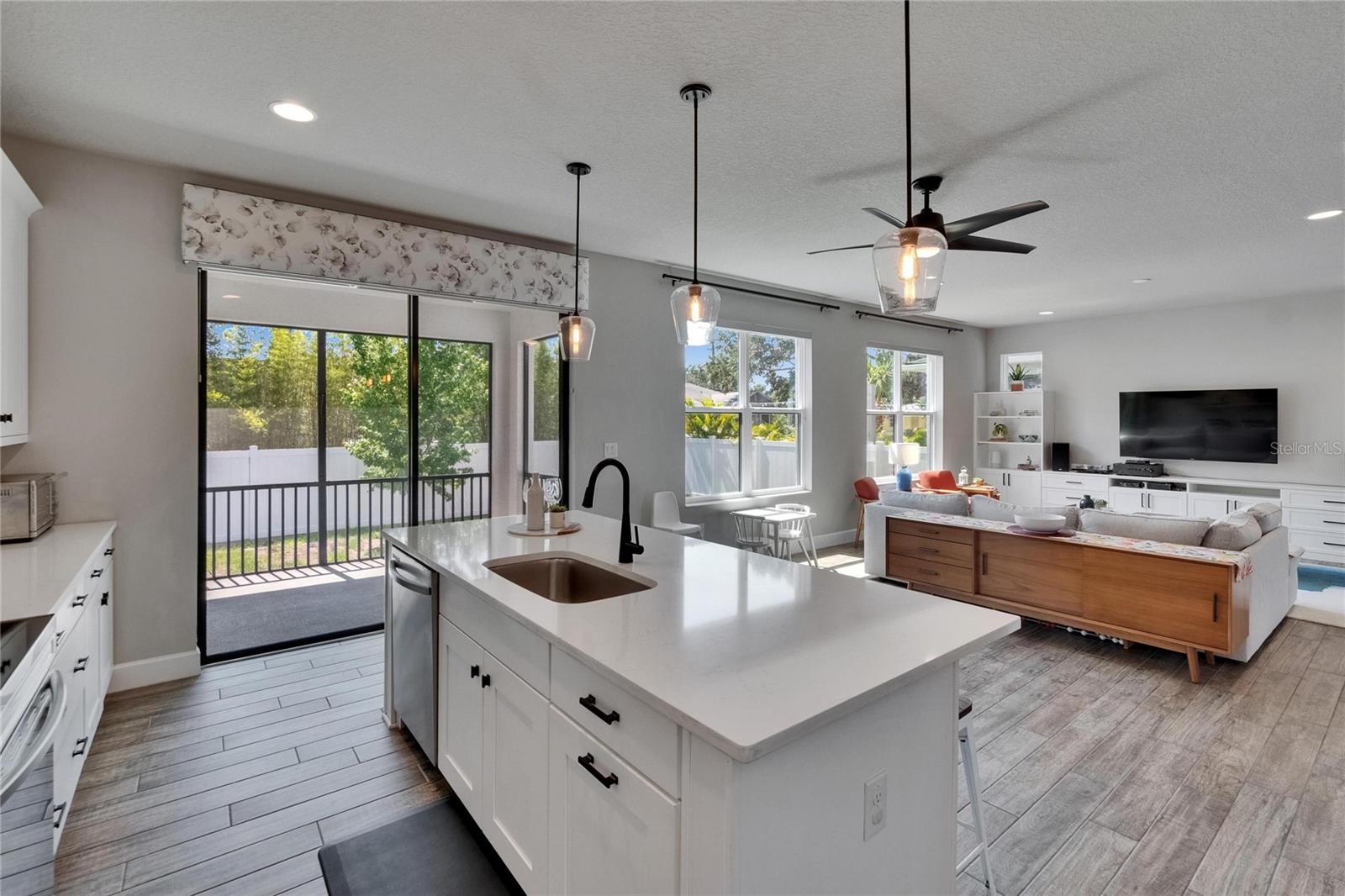 7203 1/2 S WEST SHORE BLVD