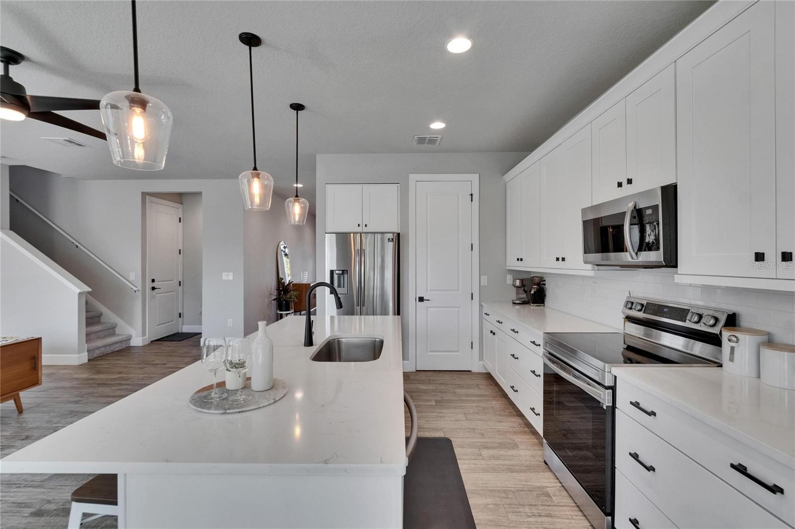 7203 1/2 S WEST SHORE BLVD