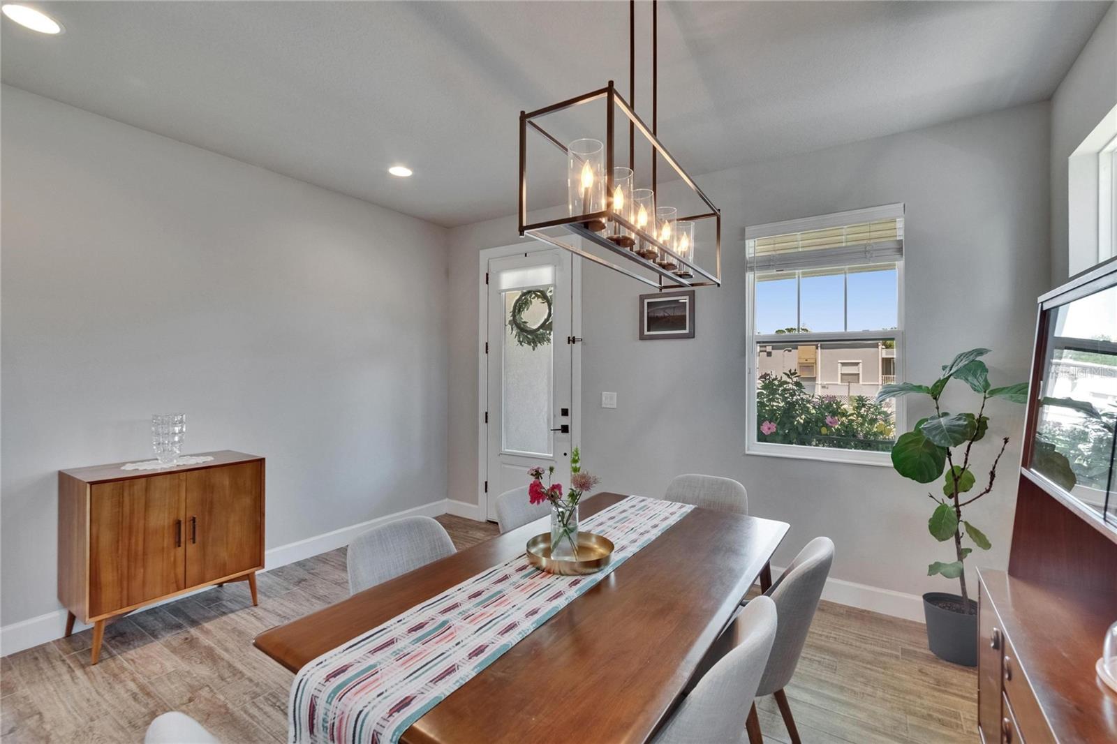 7203 1/2 S WEST SHORE BLVD