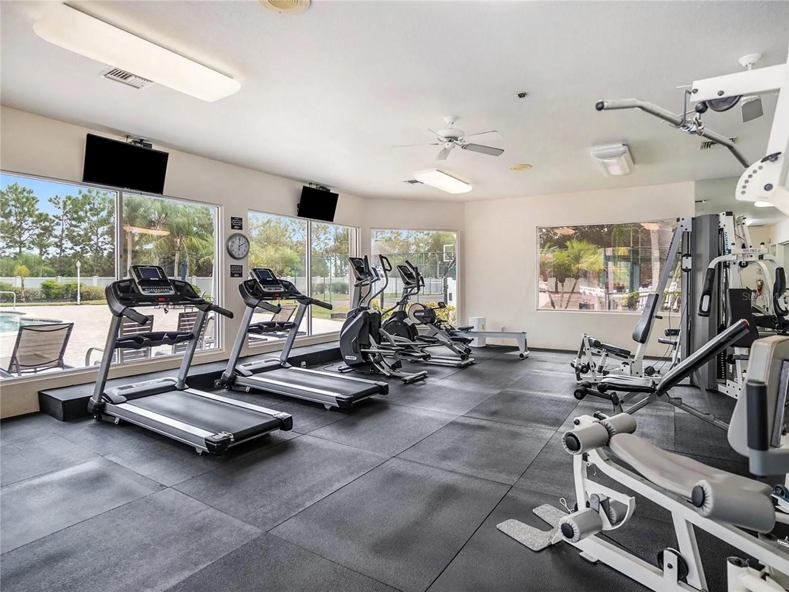 9008 EGRET COVE CIR