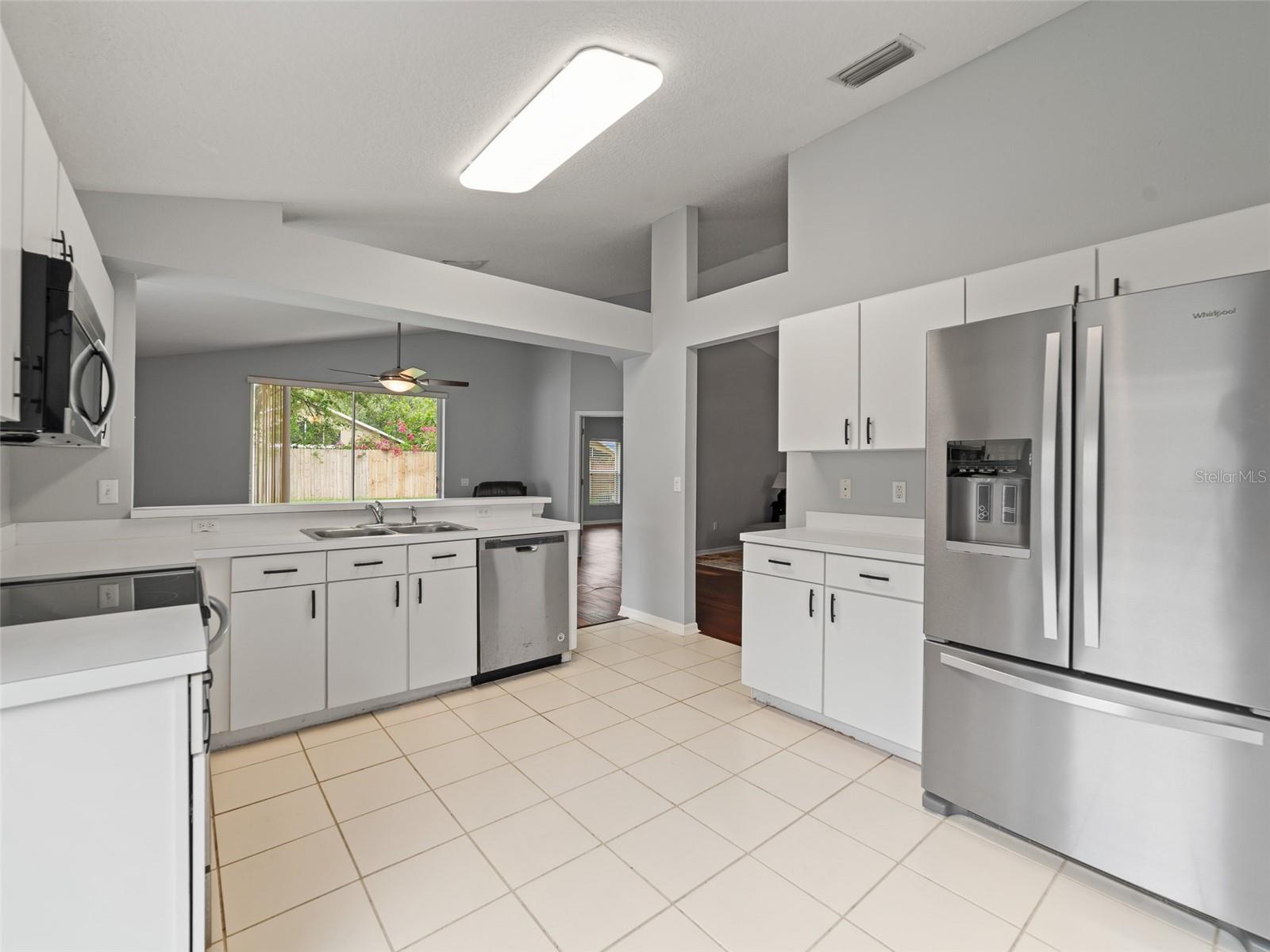 9008 EGRET COVE CIR