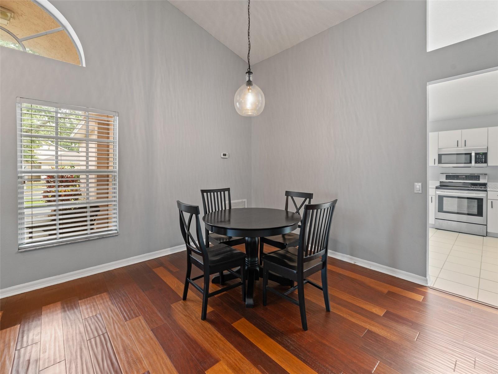 9008 EGRET COVE CIR