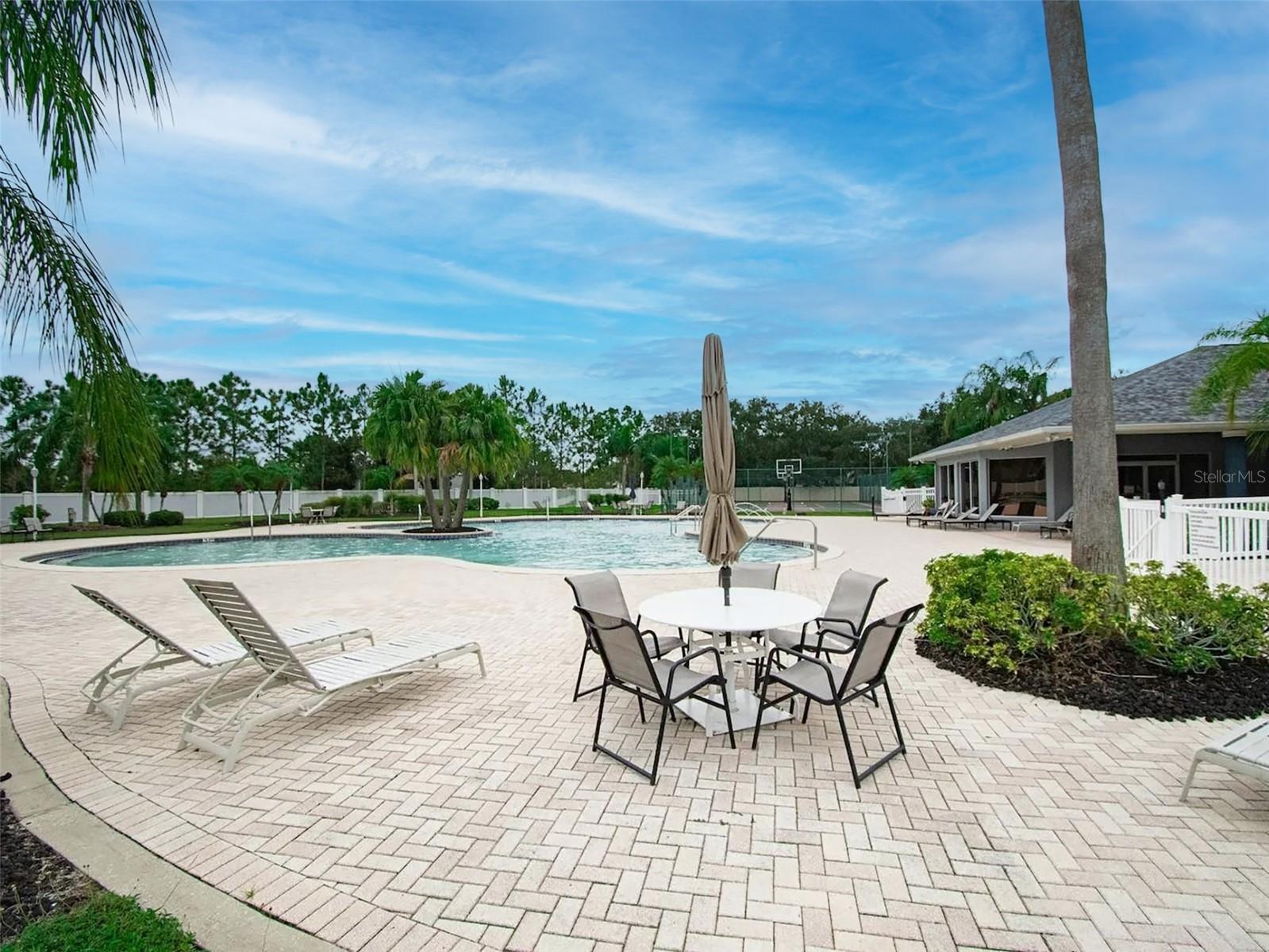 9008 EGRET COVE CIR