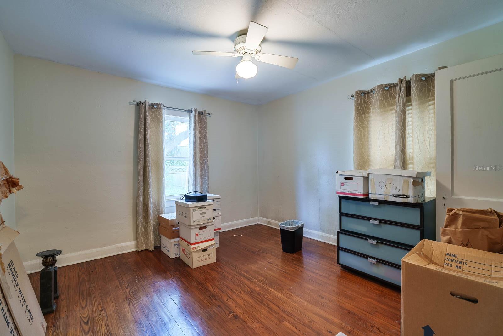 3503 W PALMIRA AVE
