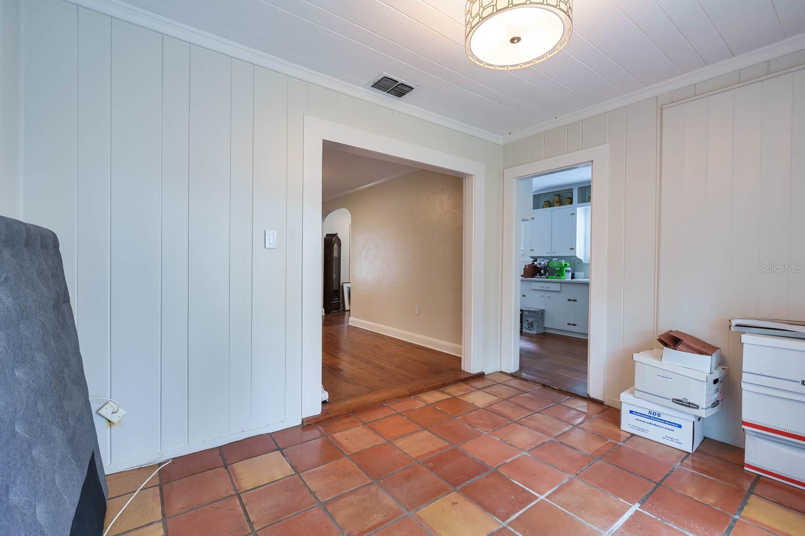 3503 W PALMIRA AVE