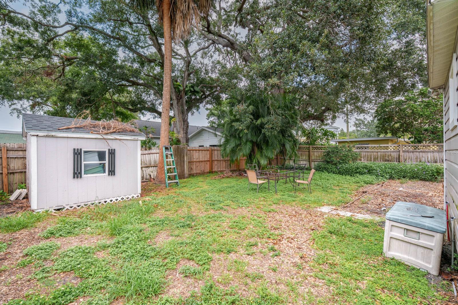 3503 W PALMIRA AVE