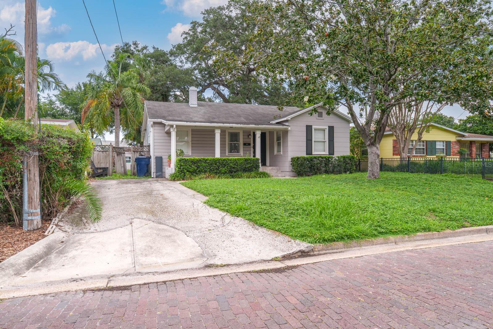 3503 W PALMIRA AVE
