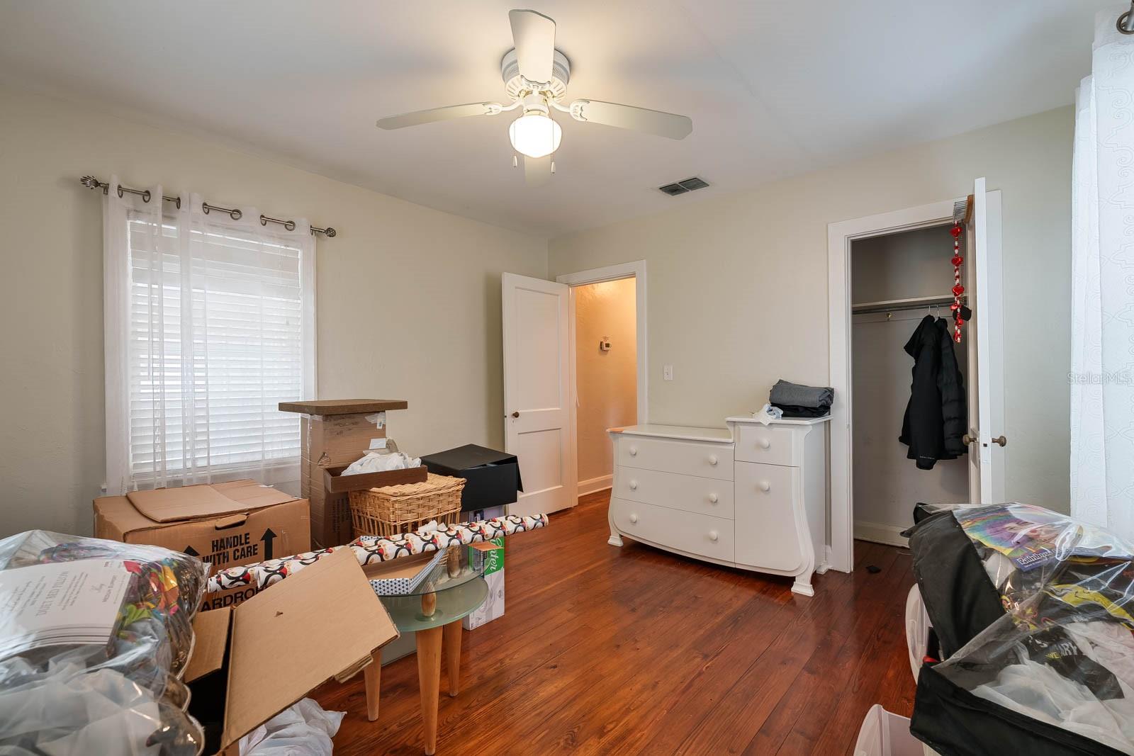 3503 W PALMIRA AVE