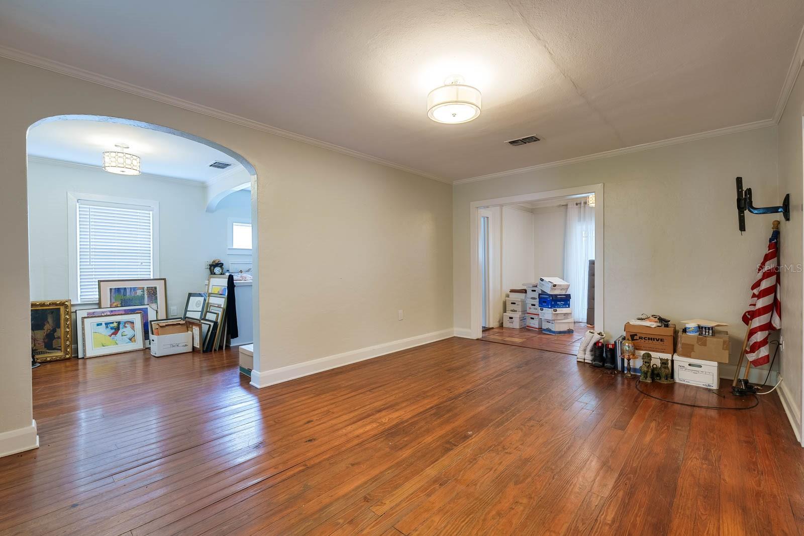 3503 W PALMIRA AVE