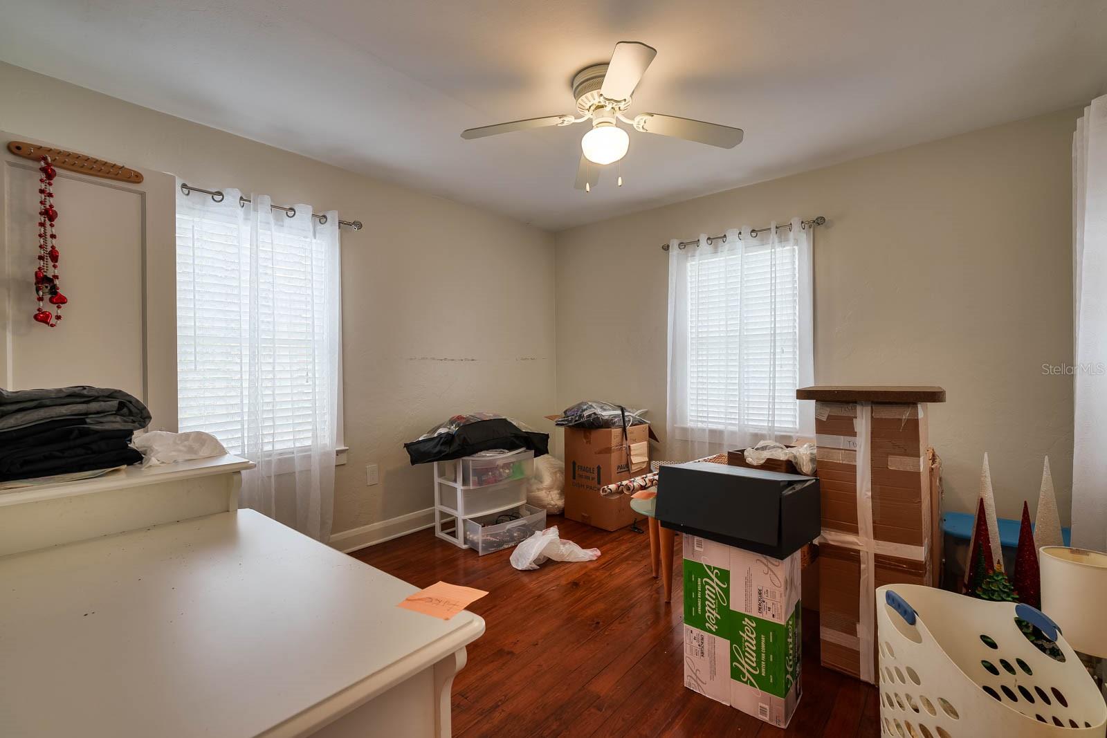 3503 W PALMIRA AVE