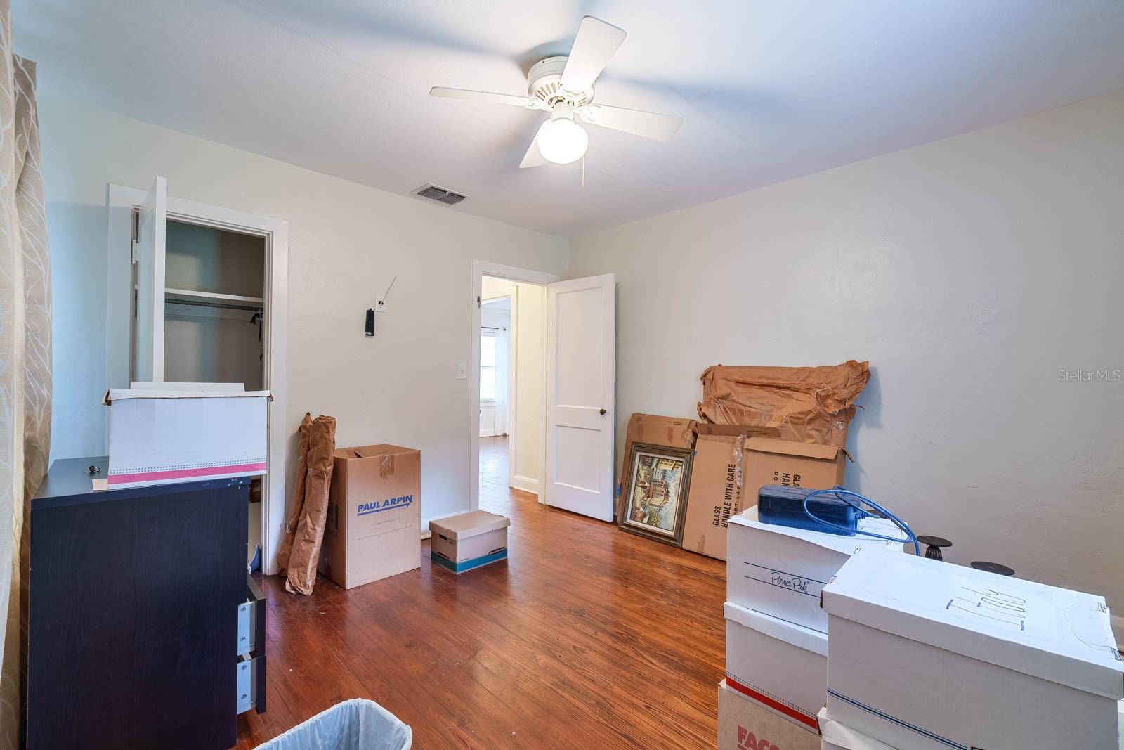 3503 W PALMIRA AVE